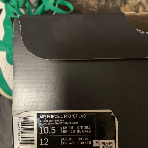 Nike Air Force 1 Mid LV8 - Picture 10 of 11